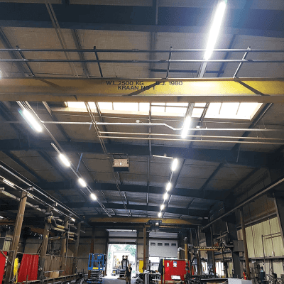 Project HR Groep Emmen Productiehal met Lichtlijn Systeem QueLED